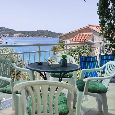 Seafront - Kalebova Luka * Rogoznica (Sibenik-Knin)