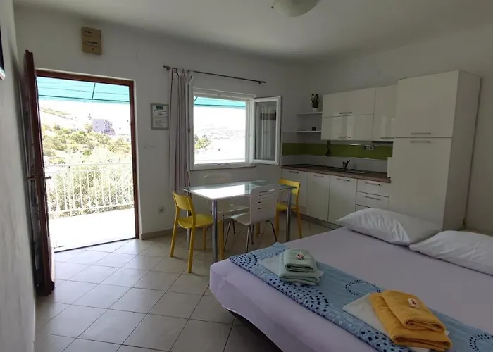 Seafront - Kalebova Luka * Rogoznica (Sibenik-Knin)